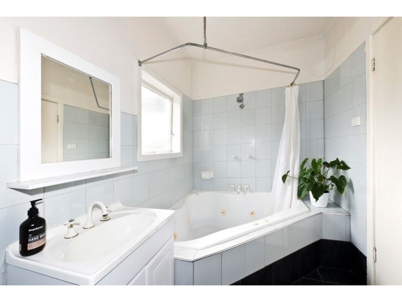 17 Derna Street, Heidelberg West VIC 3081