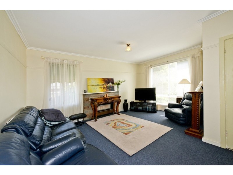 5 Ebony Parade, Heidelberg West VIC 3081