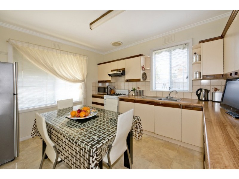 5 Ebony Parade, Heidelberg West VIC 3081