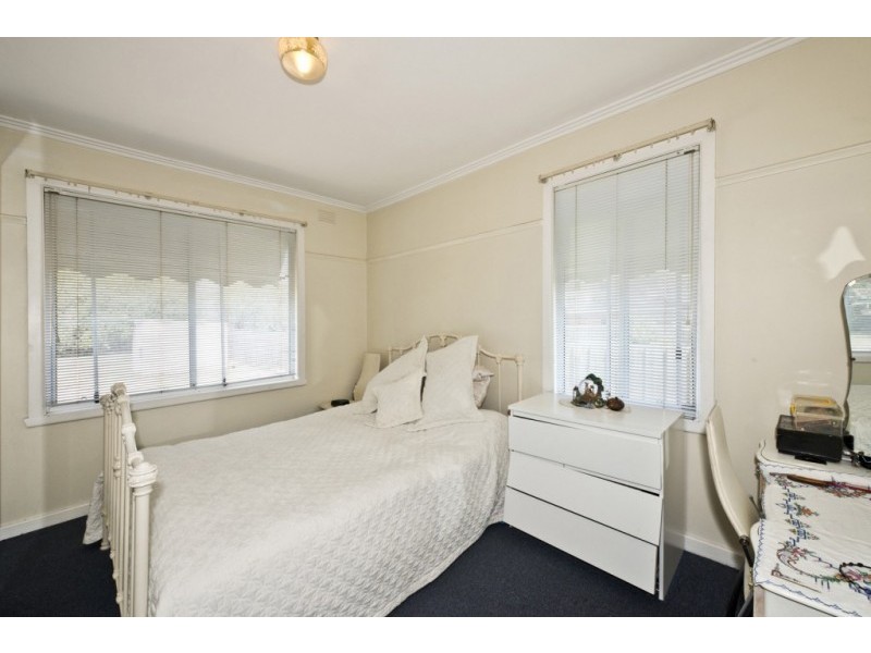 5 Ebony Parade, Heidelberg West VIC 3081