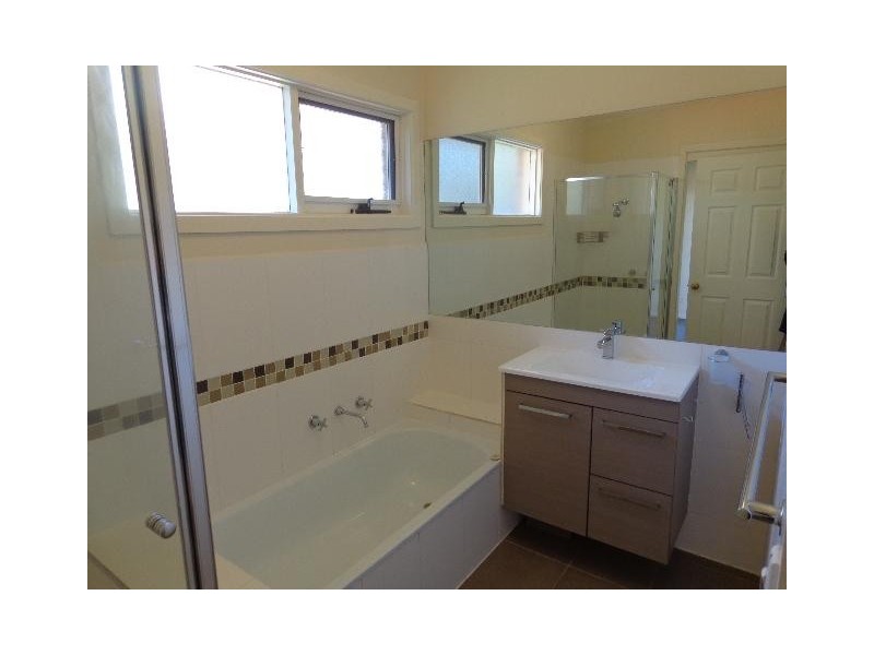 2/8 Stokes Street, Rosanna VIC 3084