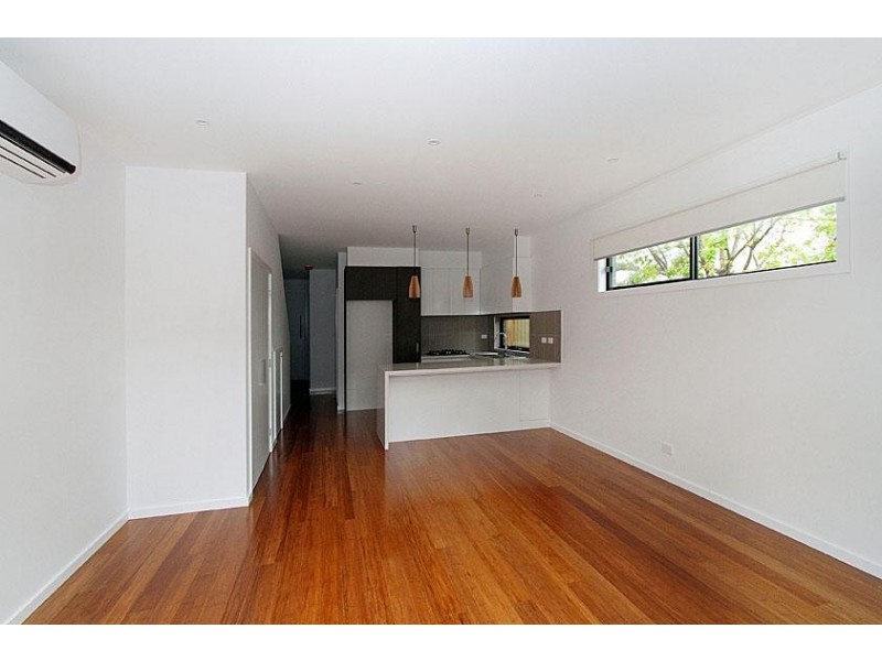 2/136 Victoria Road, Northcote VIC 3070