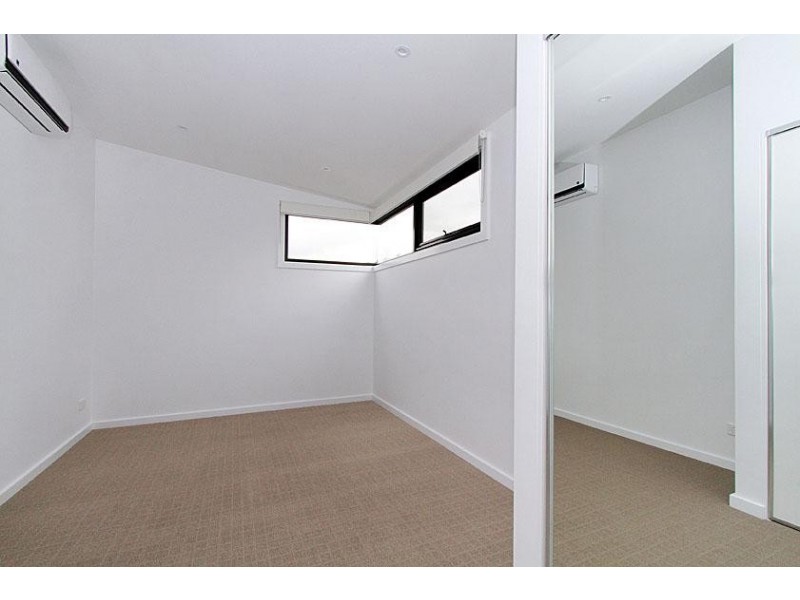 2/136 Victoria Road, Northcote VIC 3070