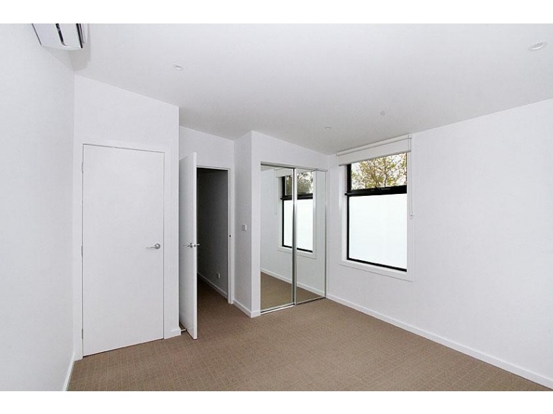 2/136 Victoria Road, Northcote VIC 3070