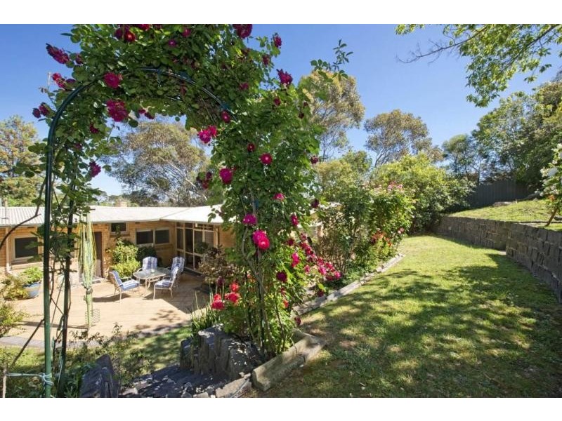 4 Thyer Road, Ivanhoe VIC 3079