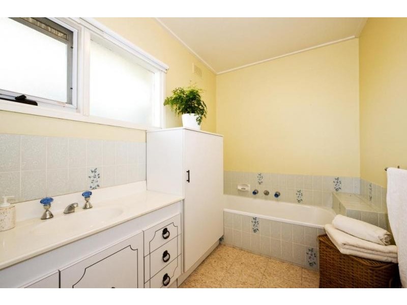 4 Thyer Road, Ivanhoe VIC 3079