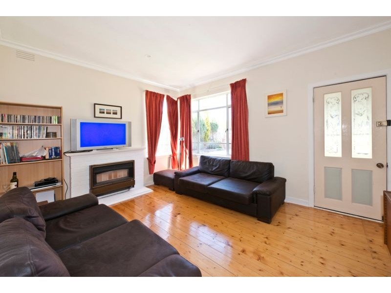 6 Mary Avenue, Heidelberg Heights VIC 3081