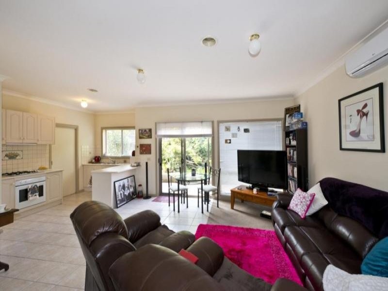 2/55 Outhwaite Road, Heidelberg Heights VIC 3081