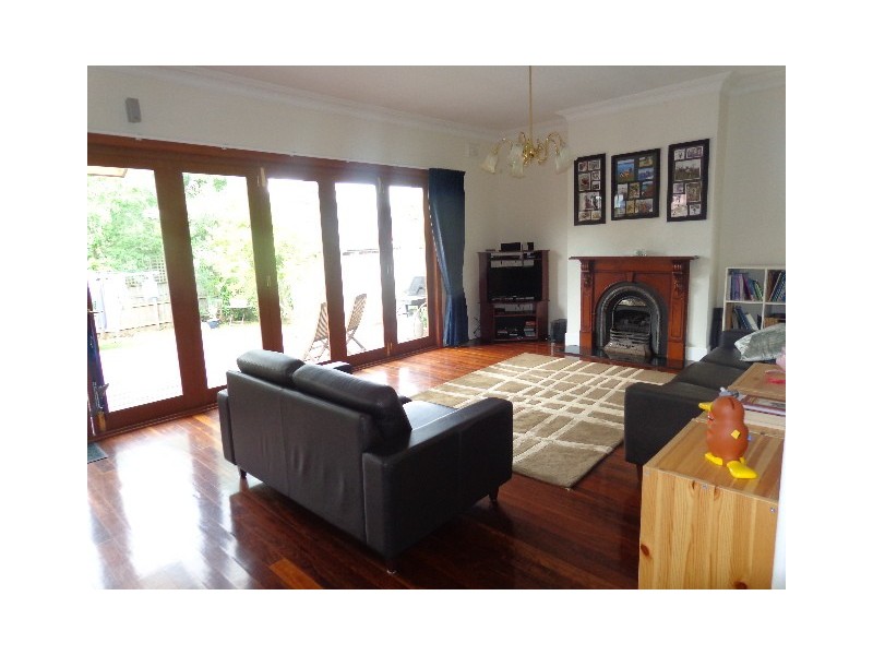 8 Clauscen Street, Heidelberg Heights VIC 3081