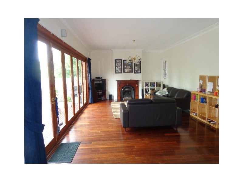 8 Clauscen Street, Heidelberg Heights VIC 3081