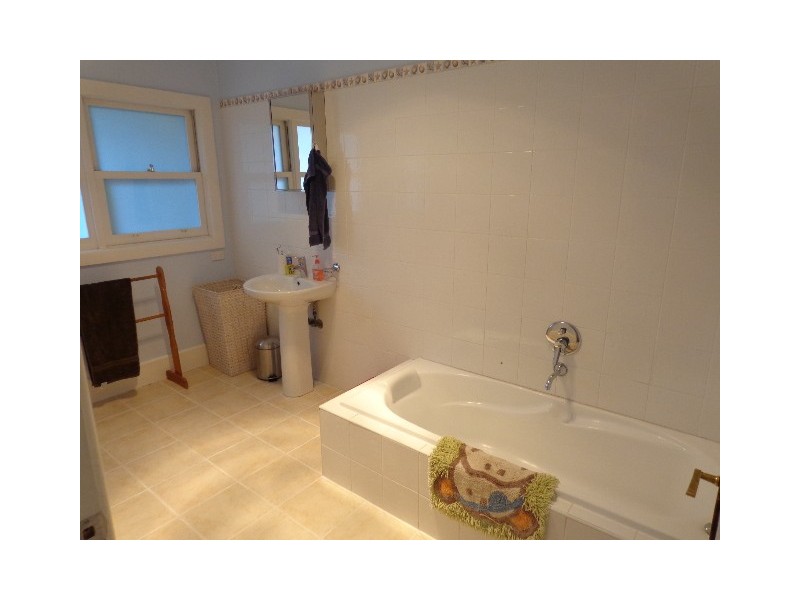 8 Clauscen Street, Heidelberg Heights VIC 3081