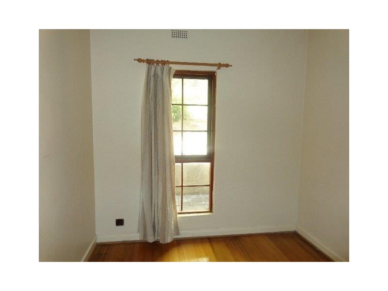 10 Rockbeare Grove, Ivanhoe VIC 3079