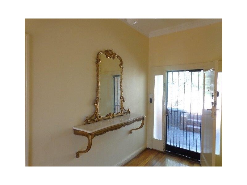 10 Rockbeare Grove, Ivanhoe VIC 3079