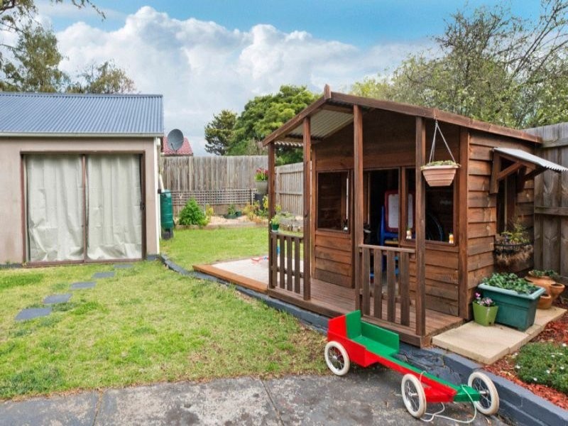 17 Derna Street, Heidelberg West VIC 3081