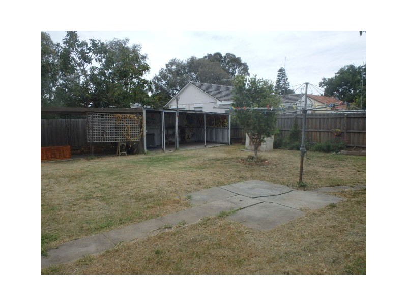 3 Narvik Crescent, Heidelberg West VIC 3081