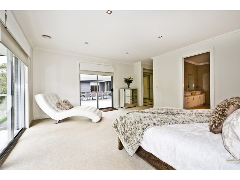 94 McLennans Road, Plenty VIC 3090