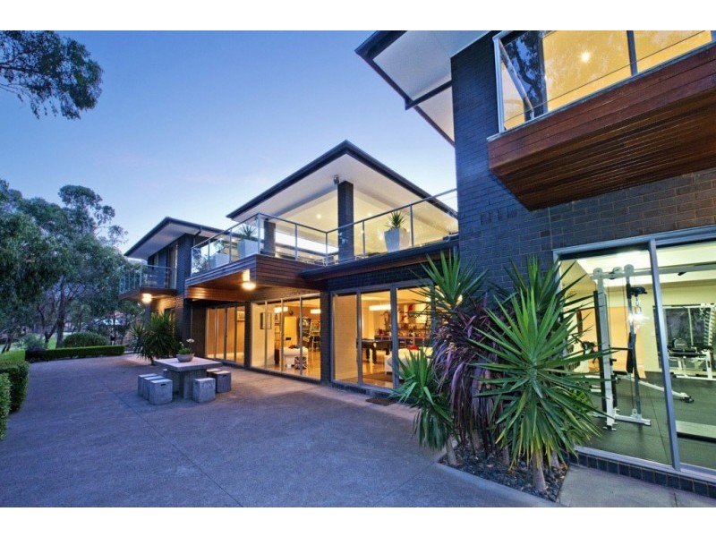 94 McLennans Road, Plenty VIC 3090