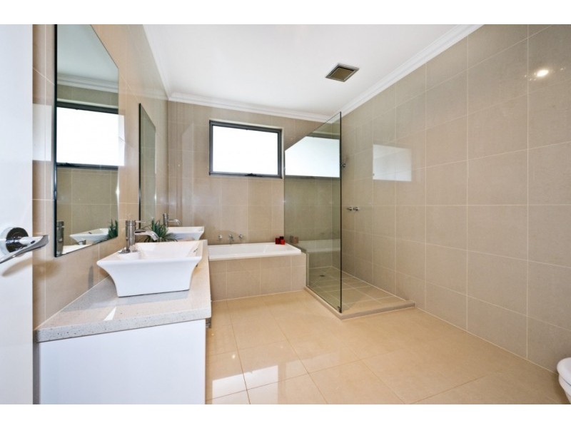 94 McLennans Road, Plenty VIC 3090