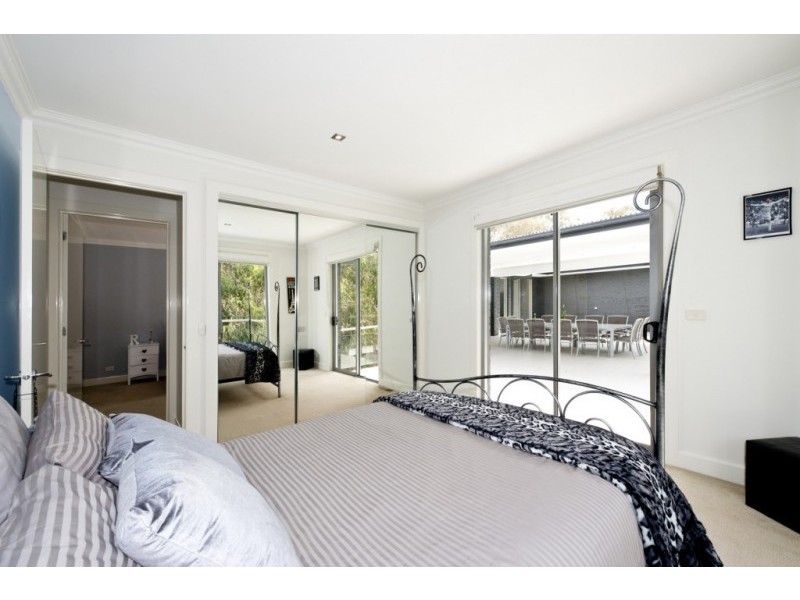 94 McLennans Road, Plenty VIC 3090