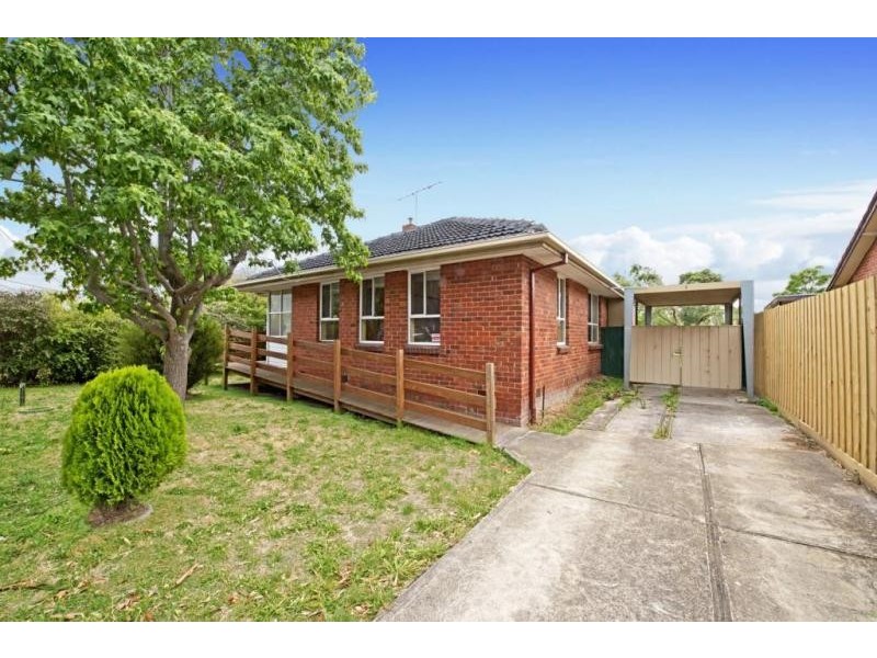8 Tobruk Avenue, Heidelberg West VIC 3081