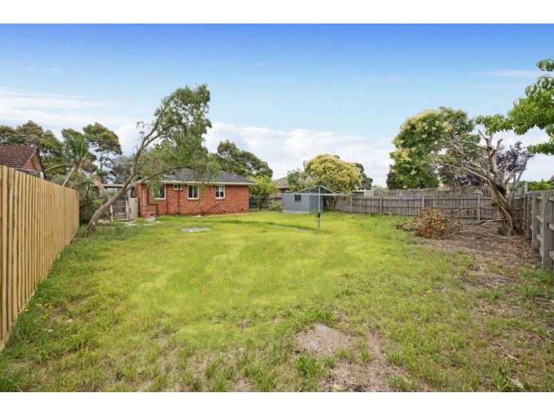 8 Tobruk Avenue, Heidelberg West VIC 3081