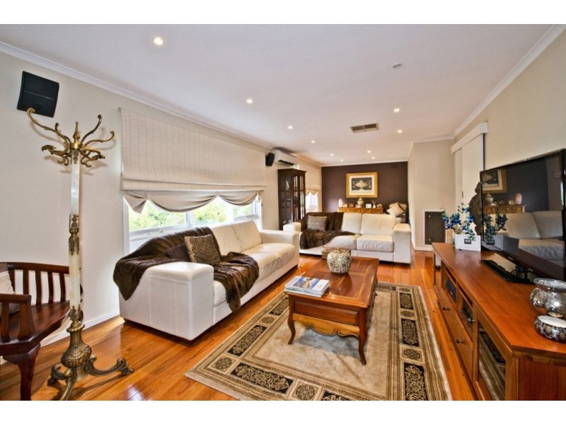 14 Broadlea Crescent, Viewbank VIC 3084