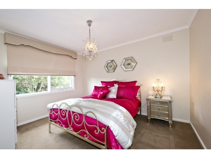 14 Broadlea Crescent, Viewbank VIC 3084