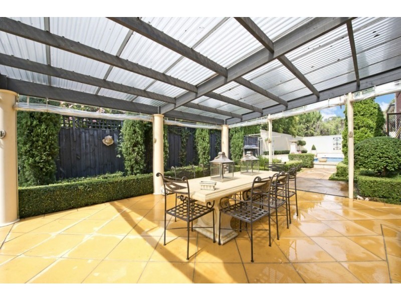 14 Broadlea Crescent, Viewbank VIC 3084