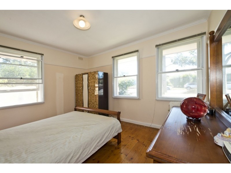 293 Oriel Road, Heidelberg West VIC 3081