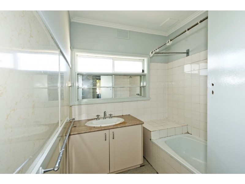 18 Redwood Street, Heidelberg West VIC 3081