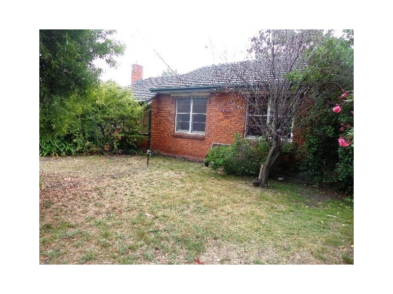8 Borneo Court, Heidelberg West VIC 3081
