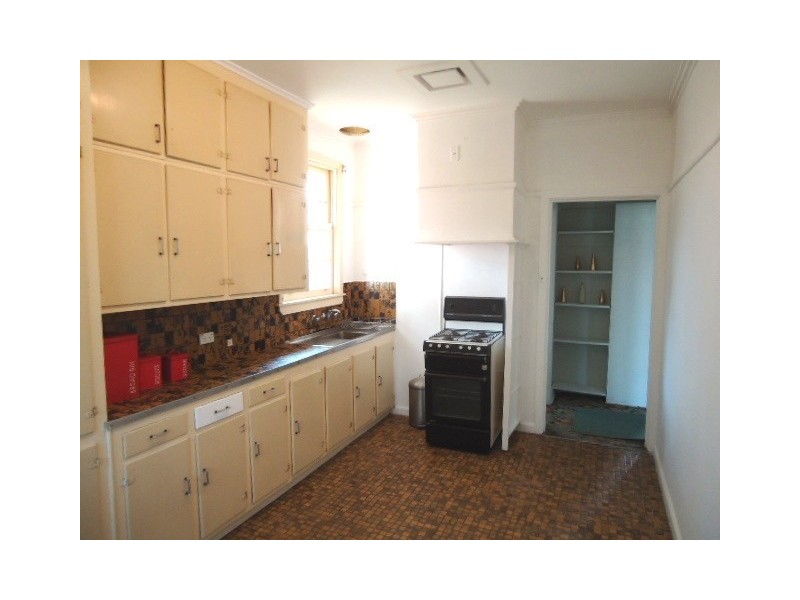 8 Borneo Court, Heidelberg West VIC 3081