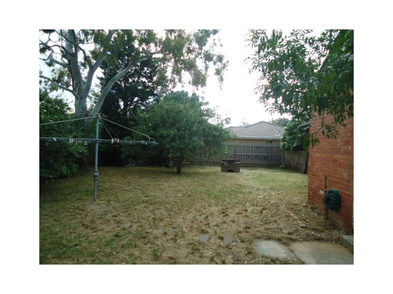 8 Borneo Court, Heidelberg West VIC 3081