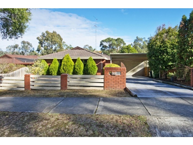 41 Warriparri Crescent, Greensborough VIC 3088