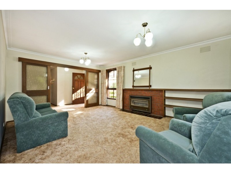 41 Warriparri Crescent, Greensborough VIC 3088