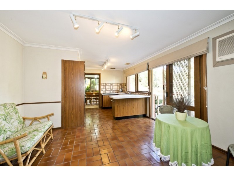 41 Warriparri Crescent, Greensborough VIC 3088