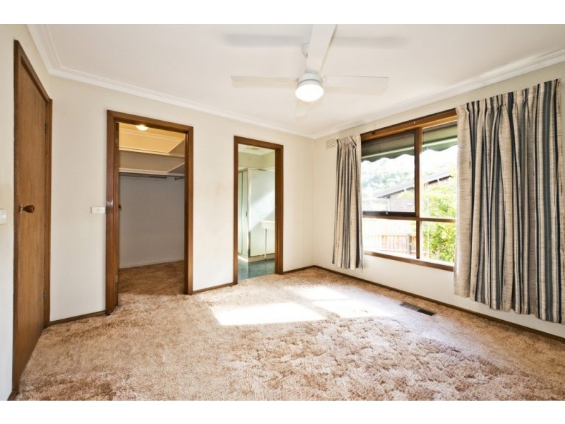 41 Warriparri Crescent, Greensborough VIC 3088