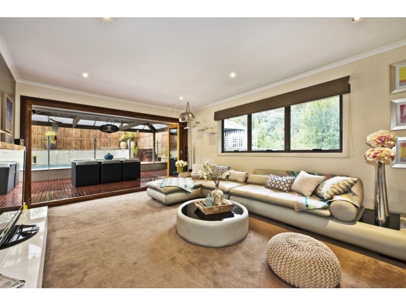 4 Research Warrandyte Road, Research VIC 3095