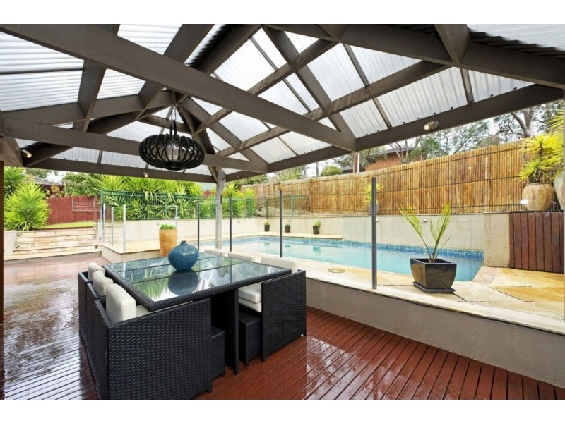 4 Research Warrandyte Road, Research VIC 3095