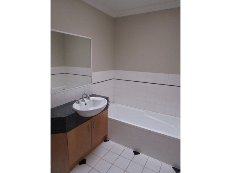 4/121 Waterdale Road, Ivanhoe VIC 3079