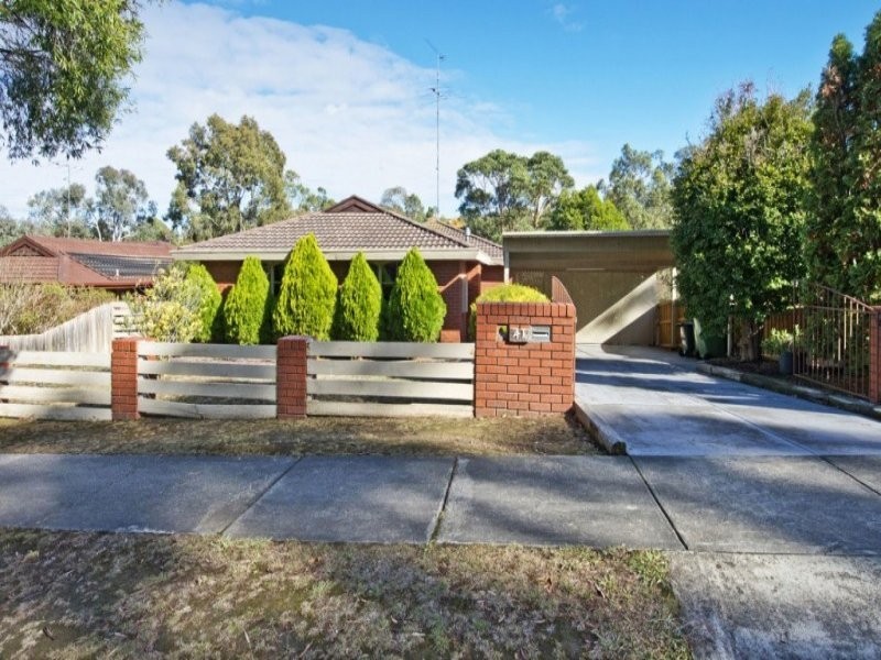 41 Warriparri Crescent, Greensborough VIC 3088