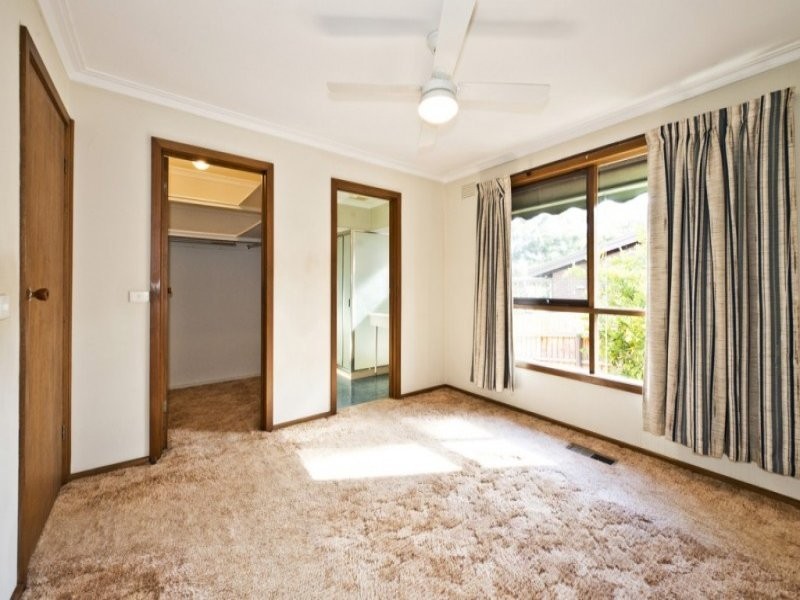 41 Warriparri Crescent, Greensborough VIC 3088