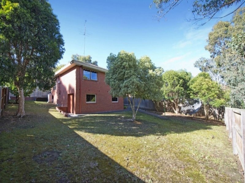 41 Warriparri Crescent, Greensborough VIC 3088