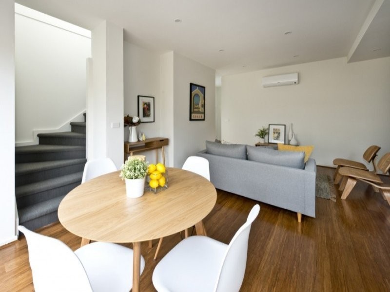 2/25 Timor Parade, Heidelberg West VIC 3081