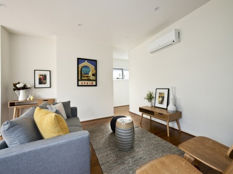 2/25 Timor Parade, Heidelberg West VIC 3081