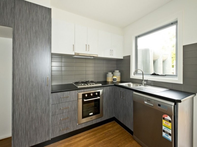 2/25 Timor Parade, Heidelberg West VIC 3081