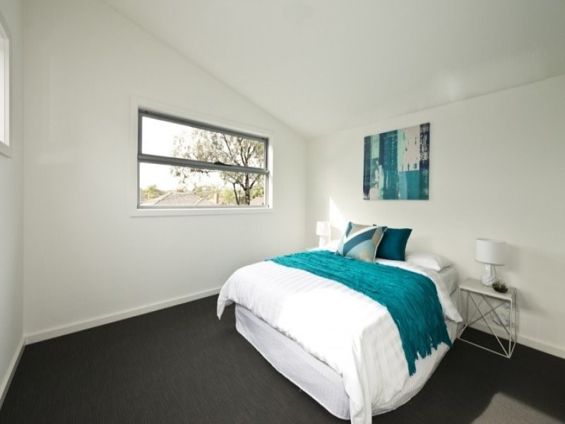 2/25 Timor Parade, Heidelberg West VIC 3081