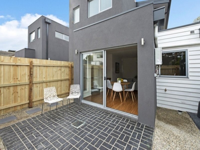 2/25 Timor Parade, Heidelberg West VIC 3081