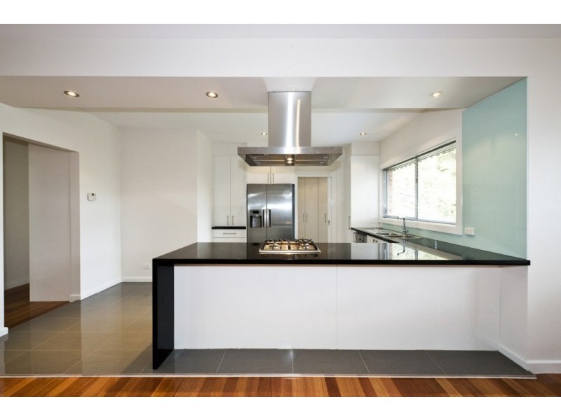 17 Munro Street, Macleod VIC 3085