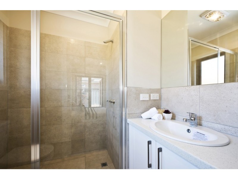 2/13 Grieve Street, Macleod VIC 3085